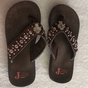 Justin ladies pink cross blinged flip flops